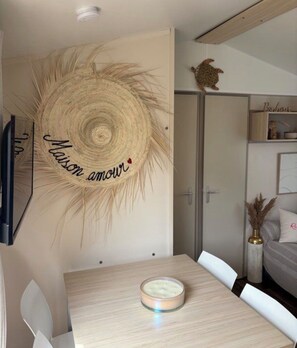 Dining - Perros-Guirec / Louannec - Mobil-home 6 pers. Campsite 3⭐ - Pink Granite Coast (Louannec)