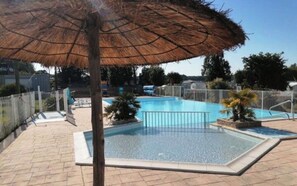 Outdoor pool, a heated pool - Perros-Guirec / Louannec - Mobil-home 6 pers. Campsite 3⭐ - Pink Granite Coast (Louannec)