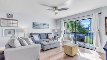 Villa, Multiple Beds (Bayview Villas 121 - Bayview Shores) | Living area