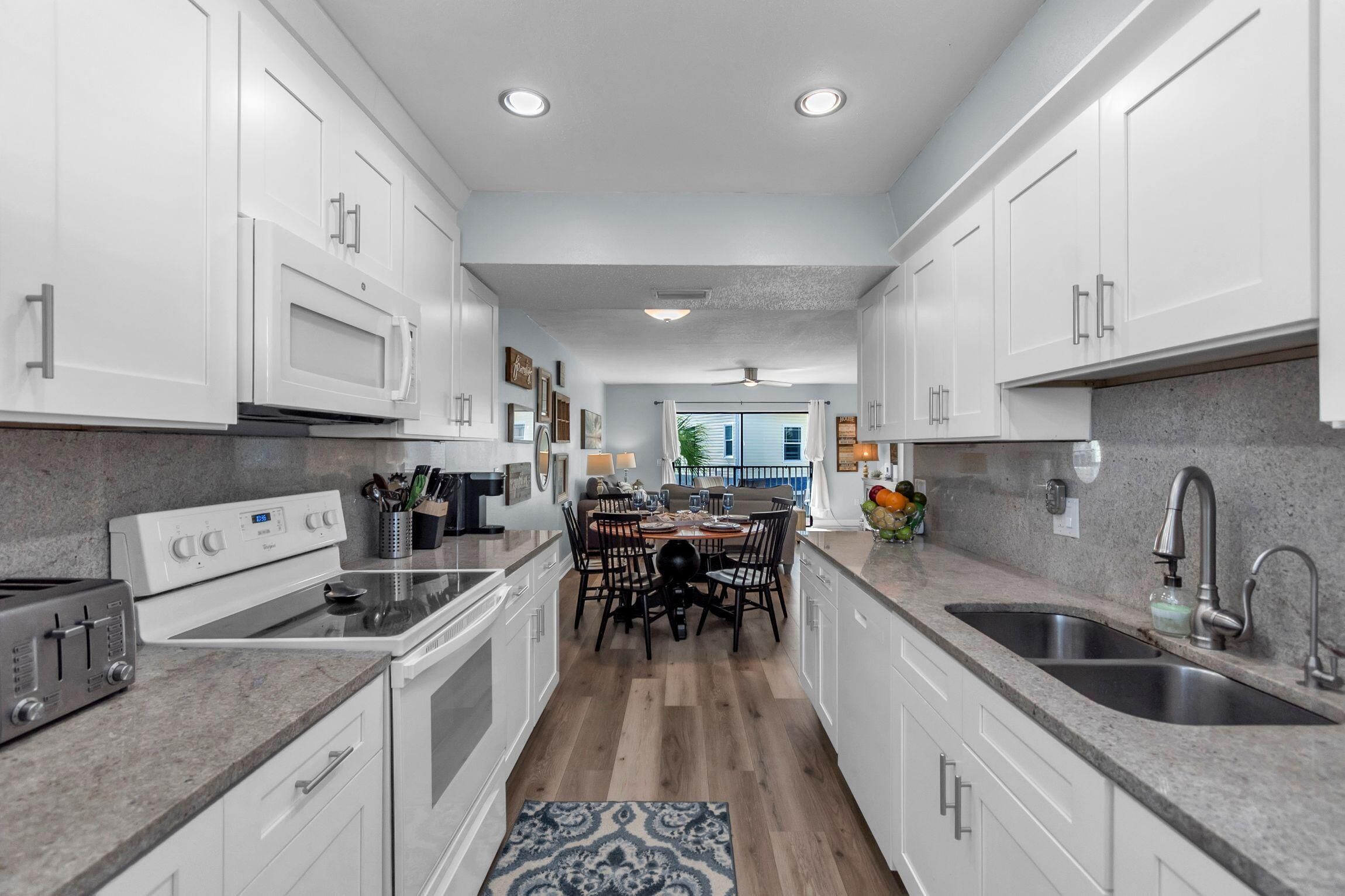 Villa, Multiple Beds (Bayview Villas 121 - Bayview Shores) | Private kitchen