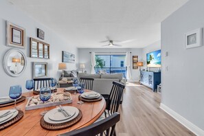 Villa, Multiple Beds (Bayview Villas - Bayview Shores) | Interior
