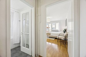 Schreibtisch, Bügeleisen/Bügelbrett, WLAN, Bettwäsche