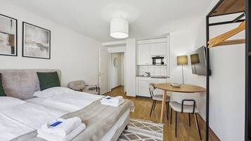 Desk, iron/ironing board, WiFi, bed sheets