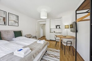 Desk, iron/ironing board, WiFi, bed sheets - Wifi / Smart TV / City Centre / Queen Bed - CR 18 (Zürich)