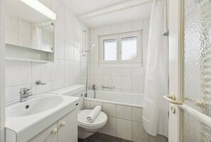 Hair dryer - Wifi / Smart TV / City Centre / Queen Bed - CR 18 (Zürich)