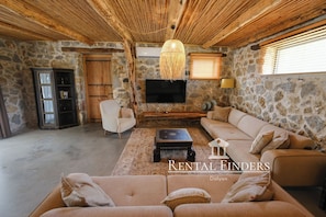 Smart TV - Villa Zer – Unique Lagoon-Style Pool by Rental Finders Dalyan (Dalyan)