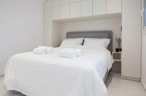 2 chambres, fer et planche à repasser, Wi-Fi gratuit, draps fournis