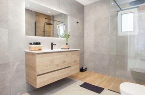 Hair dryer, towels, soap, toilet paper - WhiteWave • Sea View Luxury 2BR • Athens Riviera (Alimos)