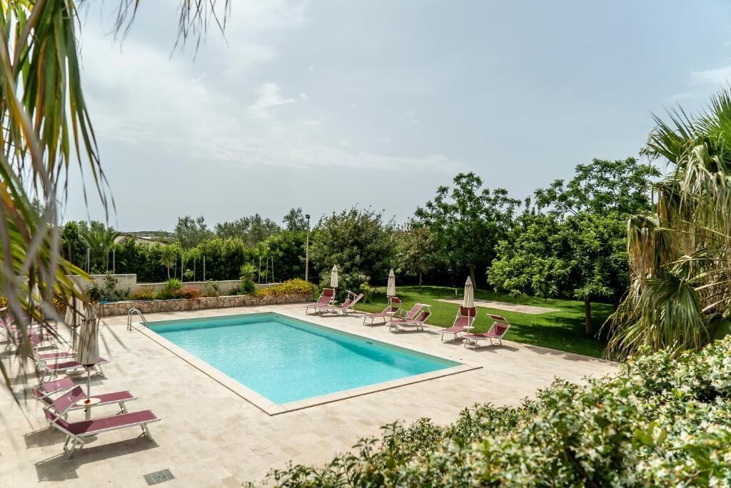 Deluxe tweepersoonskamer, uitzicht op zwembad | Zwembad