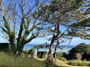 Property grounds - Ciel et Mer, Apartment with sea view and garden (Varengeville-sur-Mer)