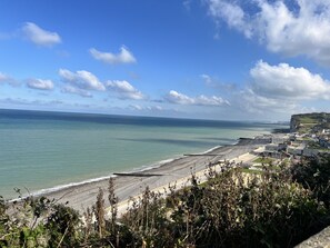 Beach - Ciel et Mer, Apartment with sea view and garden (Varengeville-sur-Mer)
