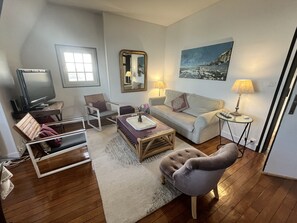 TV - Ciel et Mer, Apartment with sea view and garden (Varengeville-sur-Mer)