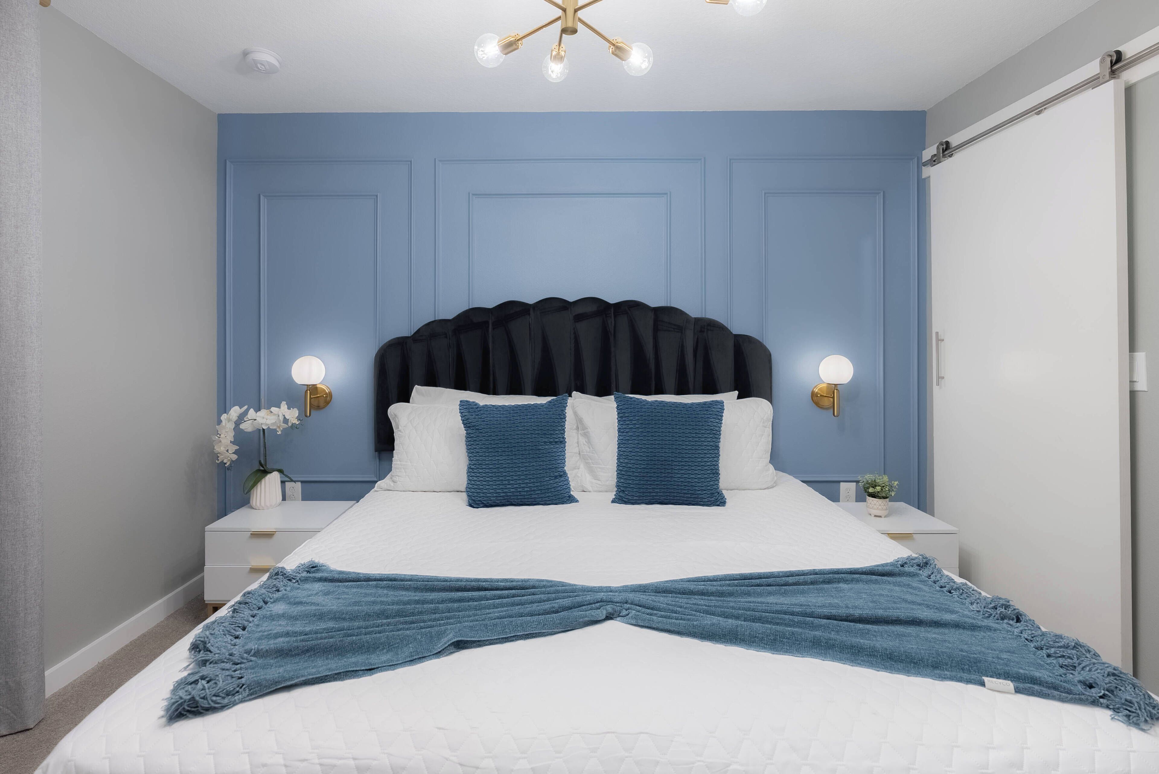 Fer et planche à repasser, lit parapluie, Wi-Fi, draps fournis