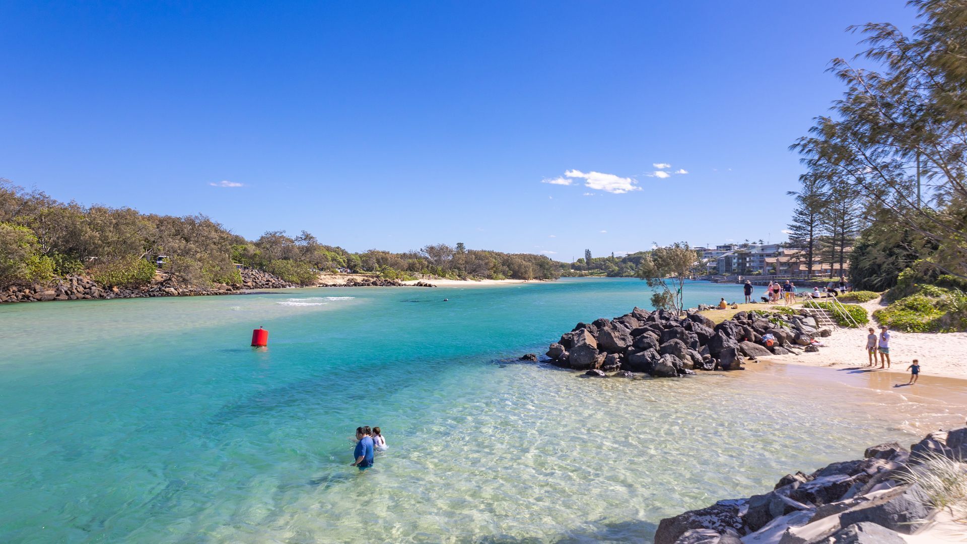 Una spiaggia nelle vicinanze