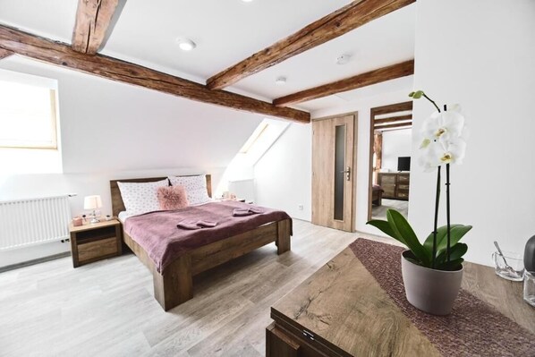 Deluxe Double Room, Courtyard View | Free WiFi - U Trautyho (Zadní Chodov)