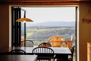 Dining - Ty Uchaf (Colwyn Bay)