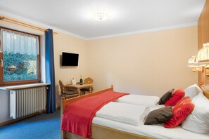 WiFi, bed sheets - Room 'Doppelzimmer Standard 16' with Mountain View and Wi-Fi (Wieden)