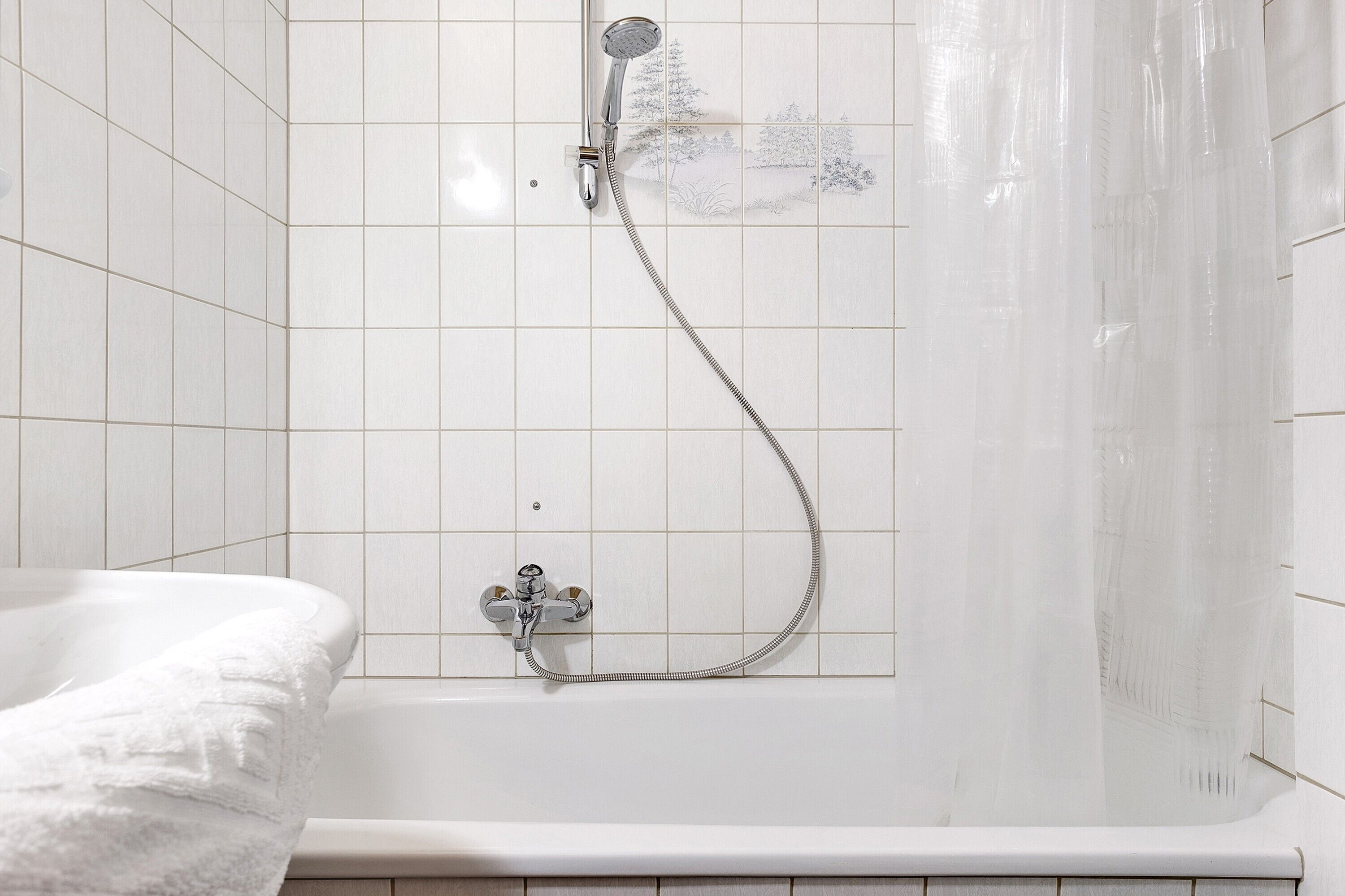 Een douche, een haardroger, handdoeken