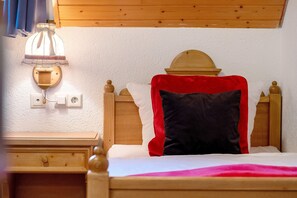 WiFi, bed sheets - Room 'Einzelzimmer Standard 26' with Mountain View and Wi-Fi (Wieden)