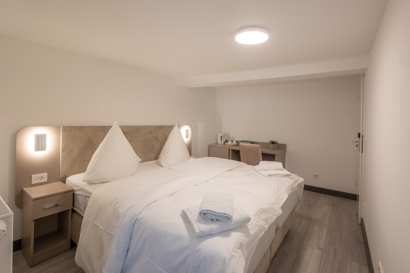 Habitación doble Deluxe, vista al patio | Wifi gratis 