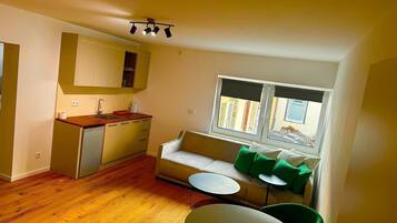 Suite, Blick auf den Innenhof | Essen und Trinken