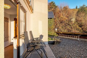 Terrace/patio - Apartment 'Familienzimmer Deluxe 11' with Mountain View, Private Terrace and Wi-Fi (Wieden)