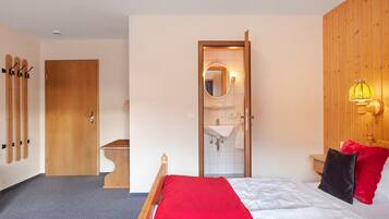 WiFi, bed sheets