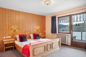 WiFi, bed sheets - Room 'Doppelzimmer Superieur 12' with Mountain View, Balcony and Wi-Fi (Wieden)