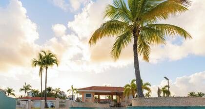 Elegant 3 Bedroom Waterfront Penthouse in beautiful Palmas del Mar Resort