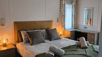 Strykejern/-brett, internettilgang og sengetøy