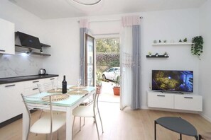 Dining - Sweet Awakening Suite (Florence)