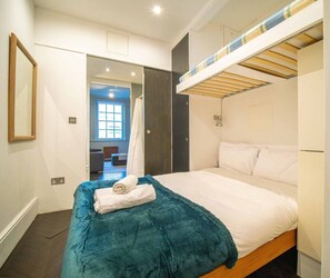WiFi, bed sheets