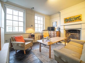 TV, books - Lilli`s Danish Hideaway in Heart of Whitstable (Whitstable)