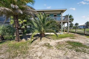 Property grounds - Bay-View Delight / Sleeps 8 (Rockport)