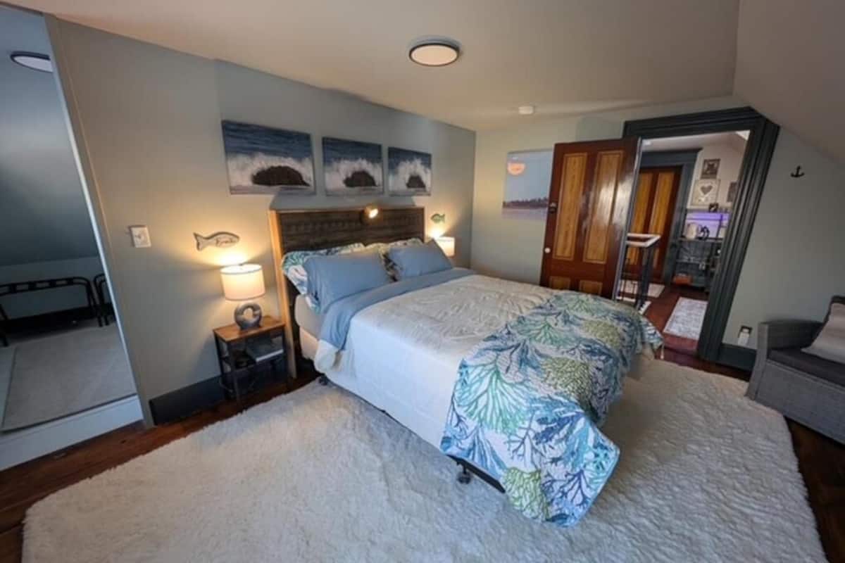 Deluxe Triple Room, Sea View | Blackout drapes, free WiFi