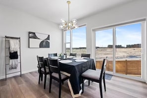 Dining - Luxury 4BD/3BA Family Home by Seton Hospital (Calgary)
