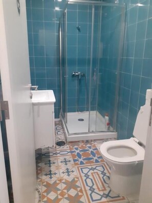 Basic Double Room | Bathroom - BANG BANG (Lisboa)