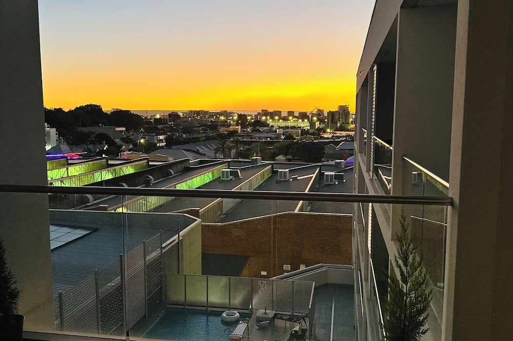 Apartment with Balcony & Parking Perth