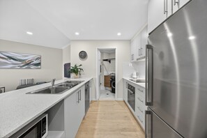 Apartment, City View | Private kitchen - Apartment with Balcony & Parking Perth (Perth)
