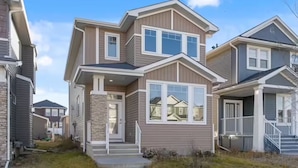 Unclassified image, 5 of 28, button - Family-Friendly 3-Bed | Super Close to Airport! (Calgary)