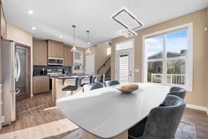 Dining - Family-Friendly 3-Bed | Super Close to Airport! (Calgary)