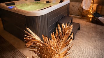 Bain à remous intérieur