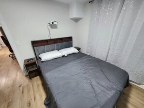 WiFi, bed sheets - Cozy 1 Bedroom Basement Suite (Calgary)