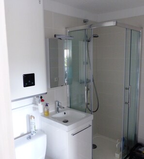 Shower, hair dryer, toilet paper - Apartment 100m from the beach, large loggia (Villers-sur-Mer)