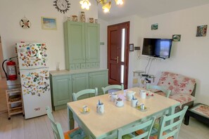 Dining - Casa Tombolini (Limpiddu)