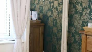 Luxury Double Room, Non Smoking, Garden View | Interior