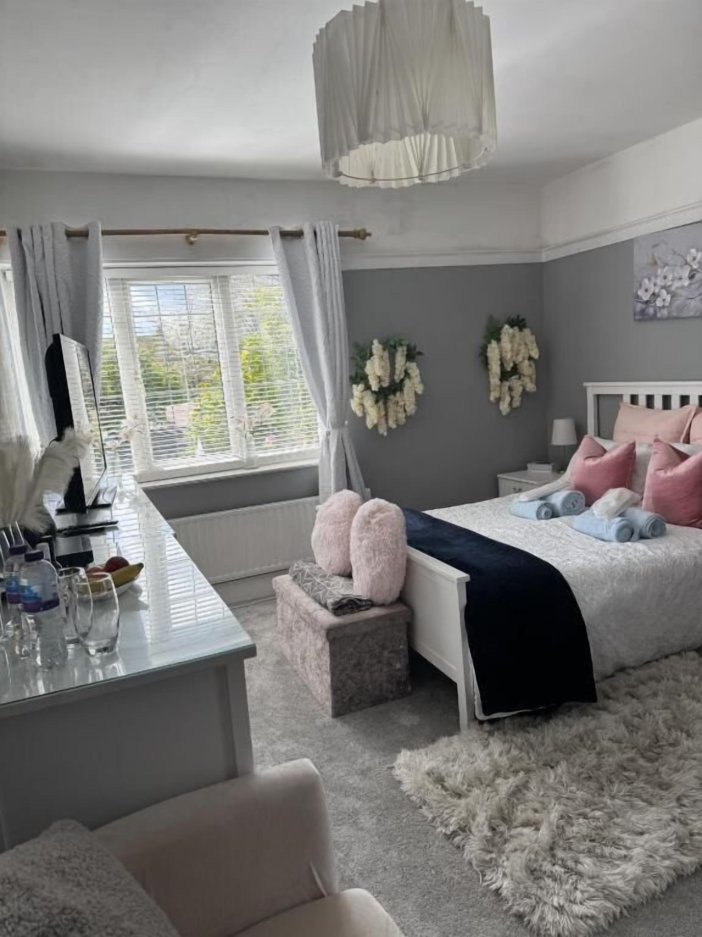 Deluxe Double Room, Non Smoking, Garden View | In-room safe, free WiFi