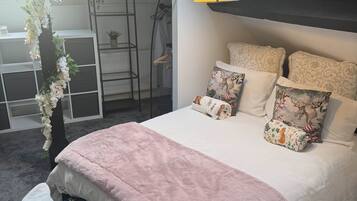 Comfort Double Room, Non Smoking | In-room safe, free WiFi