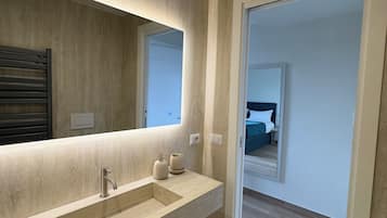 Deluxe-Doppel- oder -Zweibettzimmer | Badezimmer