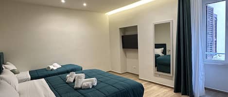 Comfort Quadruple Room, Non Smoking, Courtyard View | Desk, iron/ironing board, free WiFi